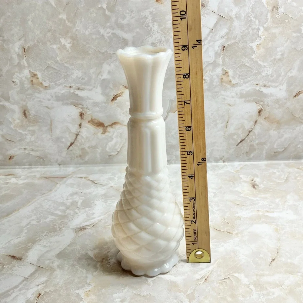 N/A vtg white